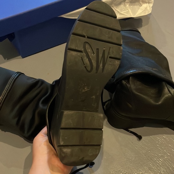 The KRISTINA Stuart Weitzman Boot in 5.5 (runs big! fits 6+) lug sole - Picture 3 of 10